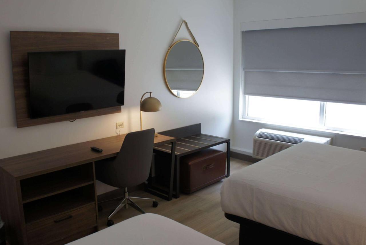 La Quinta Inn & Suites By Wyndham Manchester - Arnold Afb Exteriér fotografie