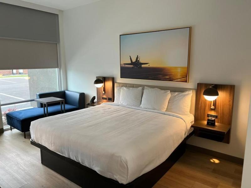 La Quinta Inn & Suites By Wyndham Manchester - Arnold Afb Exteriér fotografie