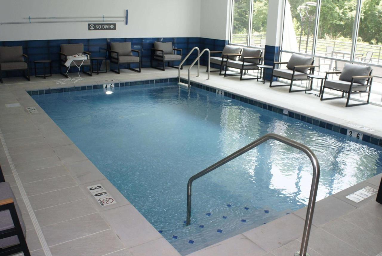La Quinta Inn & Suites By Wyndham Manchester - Arnold Afb Exteriér fotografie