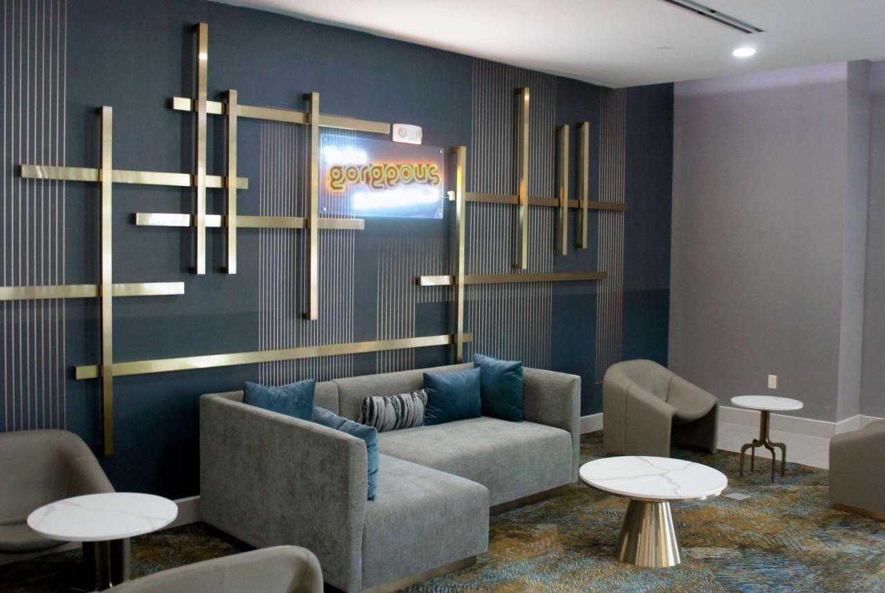 La Quinta Inn & Suites By Wyndham Manchester - Arnold Afb Exteriér fotografie
