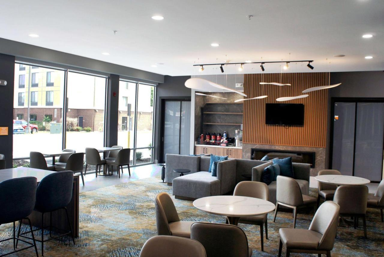 La Quinta Inn & Suites By Wyndham Manchester - Arnold Afb Exteriér fotografie