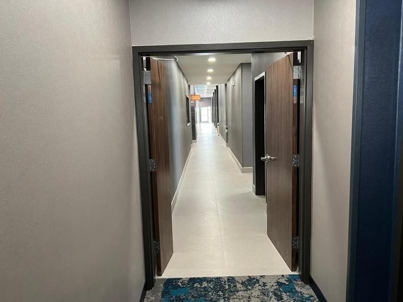 La Quinta Inn & Suites By Wyndham Manchester - Arnold Afb Exteriér fotografie