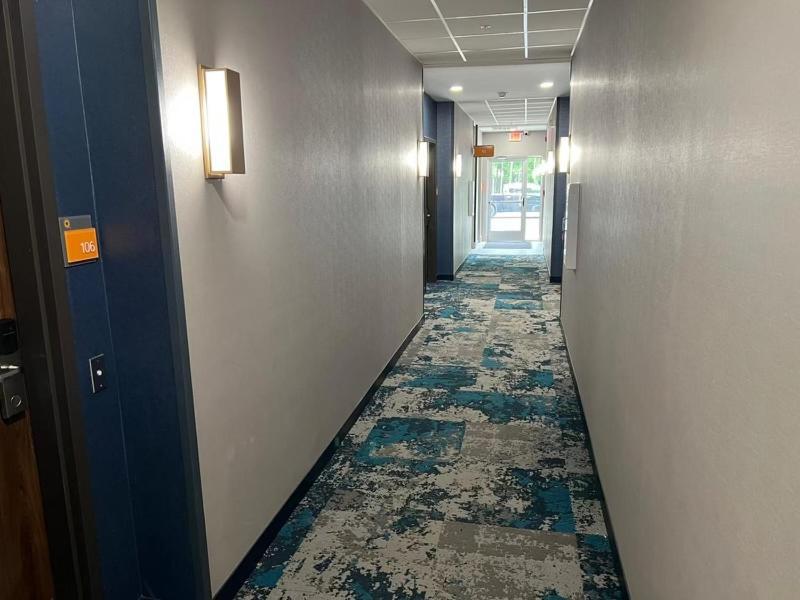 La Quinta Inn & Suites By Wyndham Manchester - Arnold Afb Exteriér fotografie