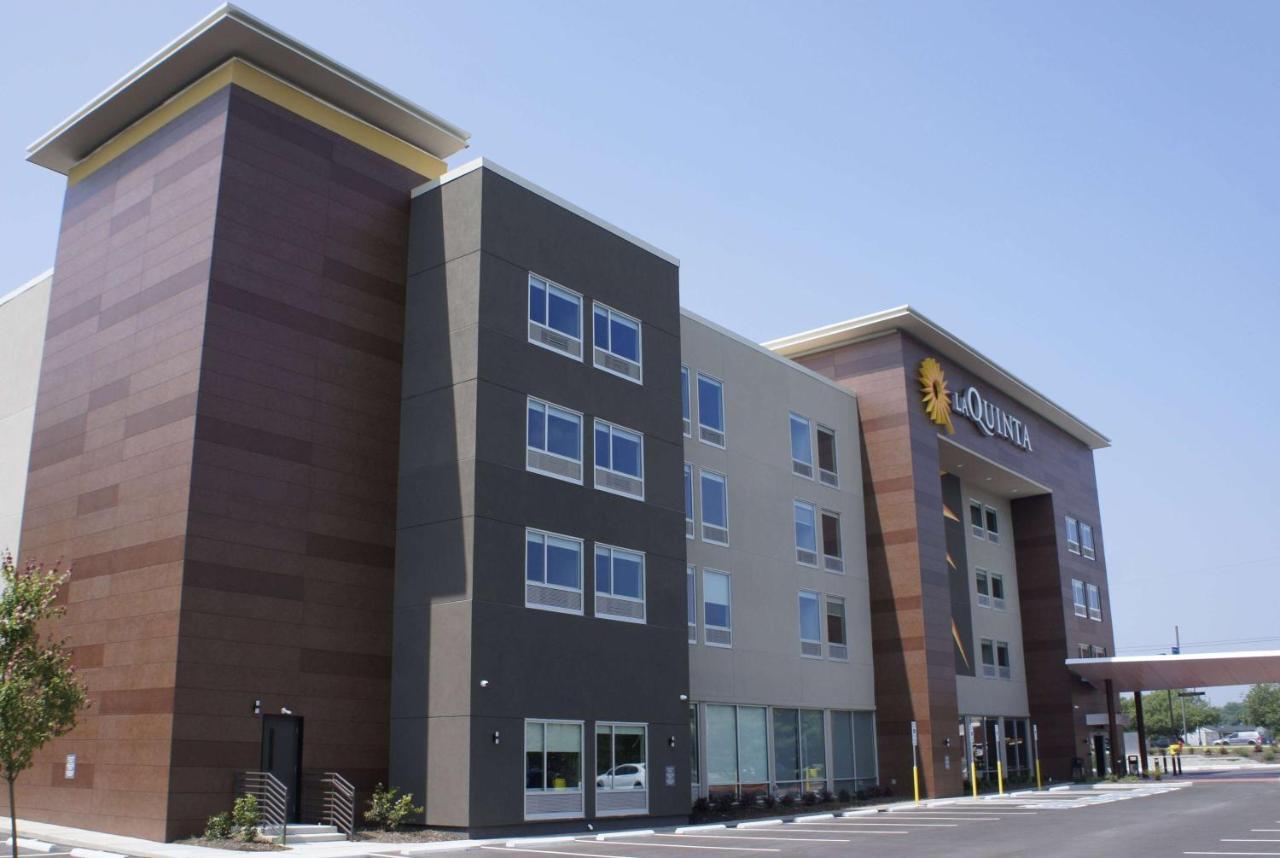 La Quinta Inn & Suites By Wyndham Manchester - Arnold Afb Exteriér fotografie