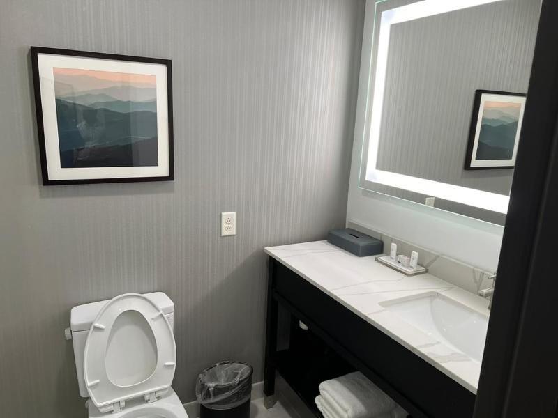 La Quinta Inn & Suites By Wyndham Manchester - Arnold Afb Exteriér fotografie